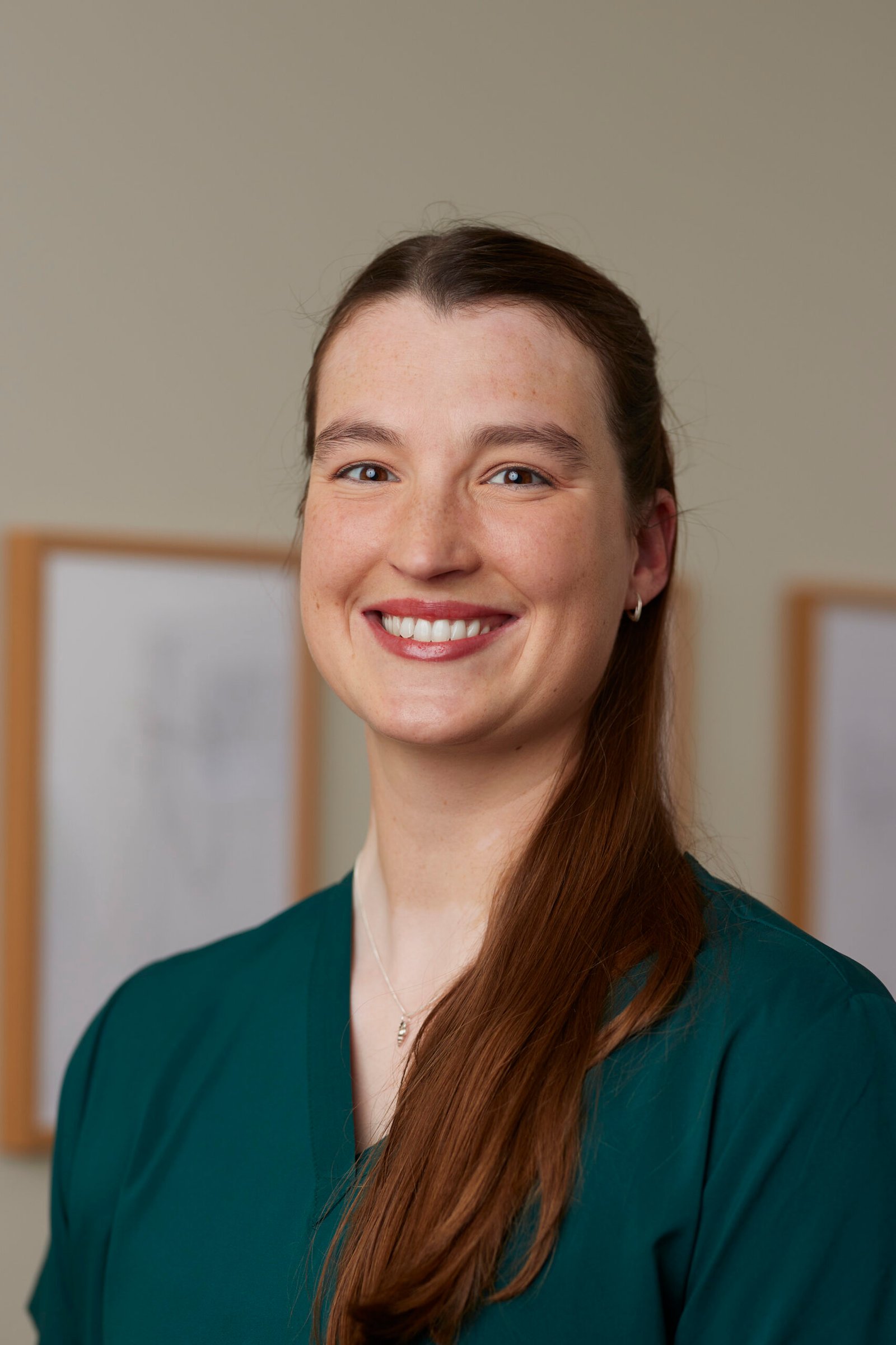 Oak Park Clinic massage therapist and acupuncturist, based in Crondall near Hook and Farnborough