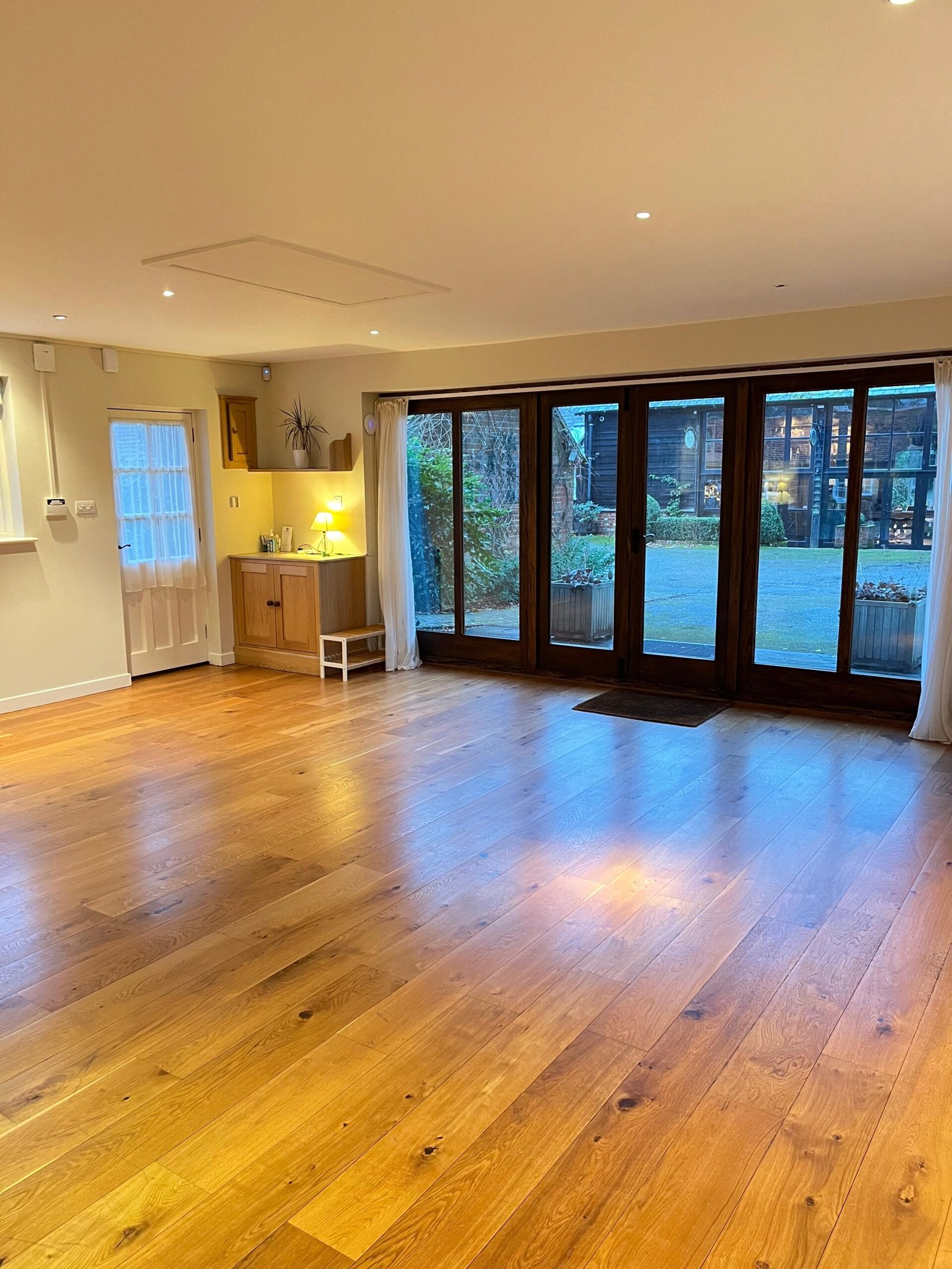 Boutique wellness studio for hire at Oak Park Clinic near Farnham